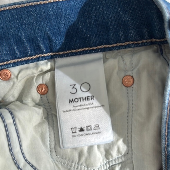 MOTHER Flare Jeans with embroidered Daisy - Picture 6 of 10